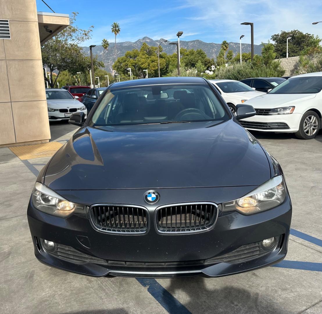 2014 Gray /Black BMW 3-Series 320i xDrive (WBA3C3C57EP) with an 2.0L L4 DOHC 16V engine, Automatic transmission, located at 30 S. Berkeley Avenue, Pasadena, CA, 91107, (626) 248-7567, 34.145447, -118.109398 - Navigation! Back-up camera! 2014 BMW 3-Series 320i xDrive - The Ideal Choice in Pasadena, CA Looking for top-tier BHPH cars in Pasadena, CA? Look no further than the 2014 BMW 3-Series 320i xDrive. As a reputable BHPH dealer in Los Angeles, CA, we take pride in offering some of the finest pre-own - Photo#7